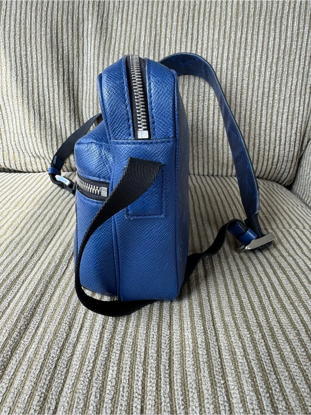 Louis Vuitton Outdoor Messenger PM Taigarama w/COA and Dust Bag - Unisex